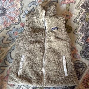 Patagonia Sherpa Fleece Vest in Beige